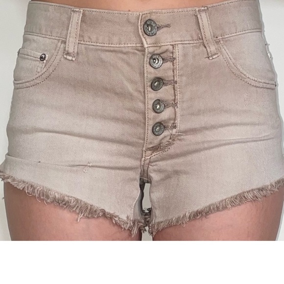 [W24]Free People Tan Jean Shorts Distressed Frayed Hem Button - Picture 1 of 8